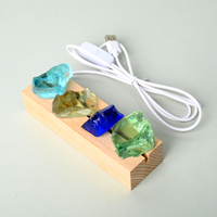 Lampe en pierre brute de fluorite naturelle et de quartz fraise sur base en bois pour la lithothérapie (vente en gros)