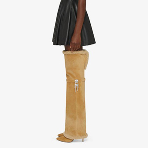 Giày bốt nữ cao đến đùi chất liệu da lộn, kiểu dáng khóa kim loại, mũi nhọn, gót nhọn cao, có lông, kiểu gấp gập, phối với quần dài. - Product Image 6