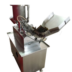 เครื่องบรรจุของเหลวอัตโนมัติ5-30มล. ความจุ2000BPH สำหรับเครื่องดื่มน้ำมันน้ำค้าป<span class=keywords><strong>ลี</strong></span>กโรงแรมขวดแก้ว YG-10ใหม่ - Product Image 2