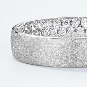 Bague éternité en argent sterling S925 avec zircon blanc 5A, finition brossée, pavé intégral pour femmes - Product Image 3