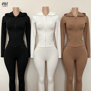 Completo da donna stile Y2K a 2 pezzi: Top con cappuccio e zip, vestibilità skinny, pantaloni yoga a zampa per ragazze alte - Product Image 4