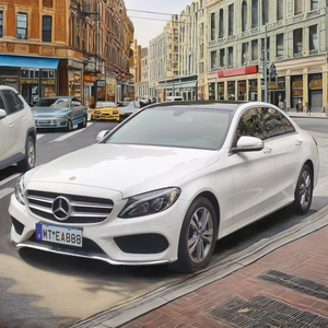 <span class=keywords><strong>Occasion</strong></span> <span class=keywords><strong>Mercedes</strong></span>-Benz <span class=keywords><strong>Classe</strong></span> C Lumière Turbo Automatique Cuir Sièges Direction Gauche Pneus R17 Galerie de Toit en Métal Entraînement FWD Caméra Arrière ACC - Product Image 3
