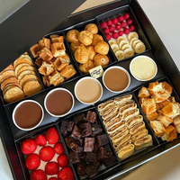 Boîte alimentaire jetable de luxe personnalisée imprimée, gaufrée, pour la restauration et les événements, idéale pour l'emballage de sushis, gâteaux et desserts