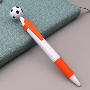 Stylo de football promotionnel, logo personnalisé, stylo à bille en forme de ballon de football, publicité d'<span class=keywords><strong>entreprise</strong></span> unique, accessoires pour fans - Product Image 3