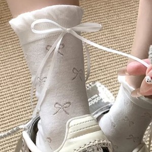 Chaussettes en dentelle pour femmes, mi-mollet, en coton, respirantes, absorbant la transpiration, blanches avec nœud en ruban, pour les jeunes, à porter en été - Product Image 3