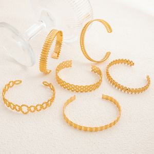 Wholesale Retro Fashion Bracelet 18K Gold Plated Stainless Steel Versatile and Non-Fading Hollow Design for <b>Men</b> and Women - Product Image 3