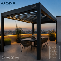 Pergola Jiake en aluminium noir mat avec toit à lames orientables et capteur de pluie automatique pour terrasse extérieure moderne et espace repas