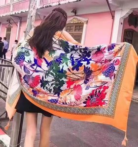 90x180复古风格马红黑玫瑰数码印花穆斯林系蝴蝶结图案软涤纶围巾 - Product Image 5