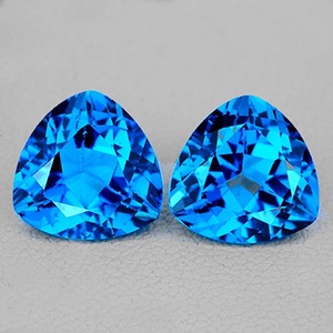Topaze bleue suisse naturelle taillée en billion de 13mm prix d'usine de gros pierre précieuse en vrac à facettes de haute qualité par carat GJEPC - Product Image 1