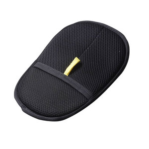 Gants électrostatiques noirs Lonppet pour enlever les poils d'animaux, brosse pour enlever les poils de chat et de chien - Product Image 5
