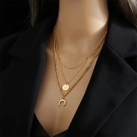 Collar de Moda con Colgante de Estrella y Luna en Acero Inoxidable Chapado en Oro con Cadena Apilada de Varias Capas Estilo Retro