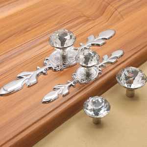 Manija de cristal de bajo precio, manija de puerta de armario de cajón Simple de estilo europeo de diamante de un solo orificio - Product Image 2
