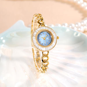 Cadeau de Noël Montre Femme Or Luxe Rétro Exquise Niche Haute Gamme Mère-de-Perle Quartz - Product Image 6