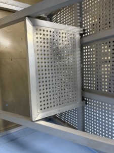 Barrière de scène en aluminium robuste avec pieds tubulaires de forme spéciale et connexion inférieure à ajustement serré pour événements - Product Image 3