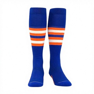 Chaussettes rayées jetables de haute qualité avec logo sur le revers, conception OEM personnalisée, chaussettes de sport décontractées pour hommes, fabriquées au Pakistan - Product Image 2