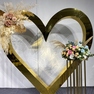 Nuovo Tipo di Arco a Forma di Cuore in Acrilico Dorato per Sfondo Matrimoniale, Supporto per Fiori per Decorazione Palco Nuziale - Product Image 2