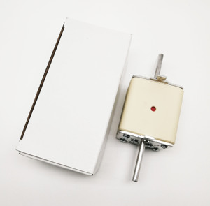IEC60269ที่ผ่านการรับรอง CE/CB <span class=keywords><strong>NH2</strong></span>ฟิวส์แบบสัมผัสด้วยแรงดันต่ำ500V 400A ความสามารถในการแตกหักสูงได้ - Product Image 2