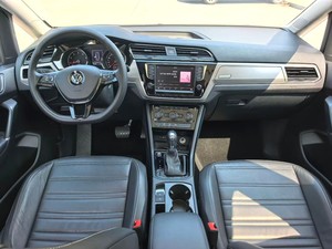รถยนต์มือสอง Volkswagen <span class=keywords><strong>Touran</strong></span> L 300TSI Turbo Automatic ปี 2016-2019 พวงมาลัยซ้าย ไมล์น้อย ภายในสีเข้ม ราคาประหยัด ประเภทรถครอสโอเวอร์ - Product Image 4