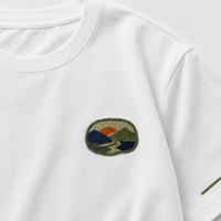 Kaos Katun Putih Bordir Patch Punggung Gunung Kustom untuk Klub Luar Ruangan OEM ODM