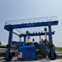 Heavy-Duty 140-150 Tonnes Mobile Marine Travel Lift 4m Yacht Straddle Lift Moteur Moteur Roulement Boîte de Vitesses Noyau Portique Grues