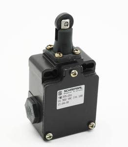 Interrupteur de fin de course Sch-mersal TR 355-20Z, à piston à rouleaux, 2NO à action lente, 10A 230V AC, IP65/IP67, boîtier métallique, M20*1.5, CULus/CCC - Product Image 1