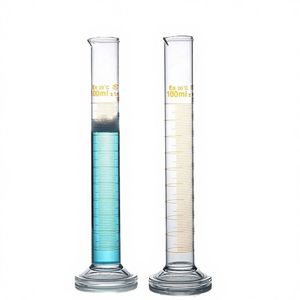 Cylindre gradué en verre de laboratoire 100 ml, graduation 1 ml, sans bouchon - Product Image 3