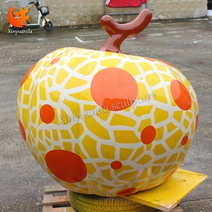 カスタマイズ可能なガラス繊維食品スタイルのカンタロープパンプキン彫刻塗装工芸品庭の風景 - Product Image 2