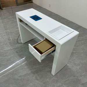 Table de manucure professionnelle de luxe légère et exclusive Tables à ongles de technicienne en ongles pour salons de beauté ou salon - Product Image 1