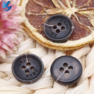 Nút nhựa 4 lỗ có thể tùy chỉnh cao cấp có thể giặt được vật liệu tự nhiên đánh bóng cho túi quần áo giày trực tiếp từ nhà máy - Product Image 3