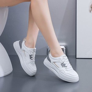 Chaussures polyvalentes respirantes de style nouveau pour femmes, chaussures de sport légères, vente en gros, chaussures de course et de travail très demandées - Product Image 1
