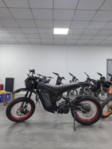 Moto électrique tout-terrain SAMURAI NOIR en fibre de carbone, moteur 15KW, batterie LG amovible 72V45Ah, autonomie de 130 km - Product Image 1