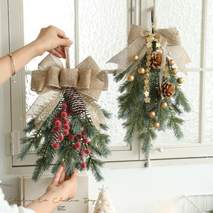 YUELIAN Mini Adorno Navideño en Forma de Lágrima, con Piñas Artificiales, Bayas Rojas y Follaje Verde, Colgante Decorativo para Ventana y Pared de Navidad - Product Image 1