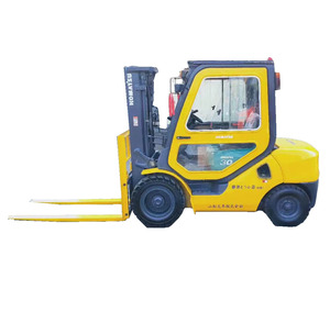 Montacargas Diésel Komatsu 3T Usado, Modelo FD30 con Cabina Cerrada, Capacidad de 3 Toneladas para Motor - Product Image 1