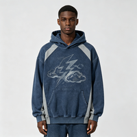Sweat à capuche oversize délavé style vintage, imprimé Kornit DTG Nuage de tonnerre et éclairs, avec empiècements et strass, streetwear