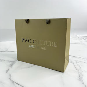 ถุงกระดาษสีเขียวเซจแบบกำหนดเองพร้อมหูหิ้วริบบิ้น - บรรจุภัณฑ์หรูหราสำหรับร้านเสื้อผ้าบูติก - Product Image 4