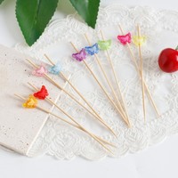 Piques à cocktail papillon colorées avec logo personnalisé, piques à brochettes jetables en bambou pour bar et buffet