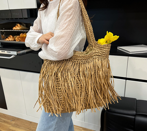 <span class=keywords><strong>Bolso</strong></span> de mano de <span class=keywords><strong>ganchillo</strong></span> con flecos, <span class=keywords><strong>bolso</strong></span> de hombro tejido para playa, <span class=keywords><strong>bolso</strong></span> bohemio de gran capacidad, un regalo para novia - Product Image 3