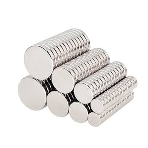 N52 Pequeño imán de barra redonda permanente <span class=keywords><strong>Potente</strong></span> gran imán fuerte Neodimio Imanes De Neodimio Imán de botón de disco - Product Image 5