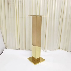 طقم حامل زهور زجاجي أنيق طويل ذهبي اللون من الفولاذ المقاوم للصدأ لتزيين حفلات الزفاف وطاولات الكيك - Product Image 5