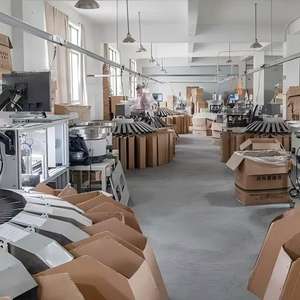 Volants de <span class=keywords><strong>badminton</strong></span> OEM de qualité supérieure, durabilité optimale, volants en plumes d'oie droites de grade 1 pour tournoi, lot de 12 - Product Image 4