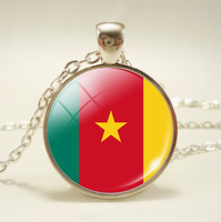 Collier unisexe tendance avec chaîne métallique réglable et cabochon transparent imprimé drapeaux des nations du monde entier – Cadeau de haute qualité
