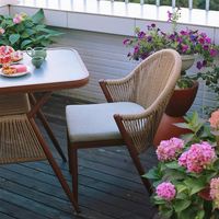 Ensemble de table à thé moderne en aluminium pour balcon (1 table + 2 chaises) - Style tendance pour les loisirs en plein air et la préparation du thé au feu de bois