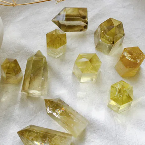 Tour de quartz de citrine naturelle brute de haute qualité, prix des cristaux de guérison rugueux de citrine, vente en gros