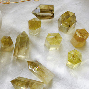 Tour de quartz de citrine naturelle brute de haute qualité, prix des cristaux de guérison rugueux de citrine, vente en gros - Product Image 1