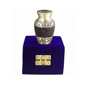 Urna Funeraria de Latón Hecha a Mano de Alta Calidad Lista para Enviar, Estilo Americano, ELEGANCIA METÁLICA, para Bebés - Product Image 3
