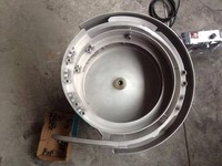 Nouveau mangeoireur vibrant à ressort avec moteur pour petites pièces métalliques - Vibrateur linéaire automatique