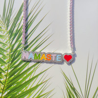 Collier pendentif QIUHAN avec chaîne tennis pavée et zircon 5A, personnalisable avec nom en émail arc-en-ciel