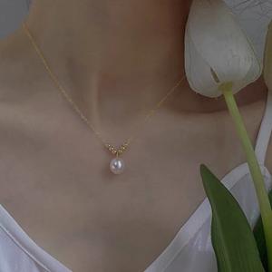 Collar de Plata de Ley S925 Simple y Versátil con Colgante de Perla Ovalada, Diseño de Nicho para Mujer, Longitud a la Clavícula - Product Image 1