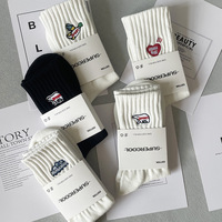 Chaussettes brodées mi-mollet en coton absorbant la transpiration et anti-odeur pour hommes et femmes, polyvalentes, tendance, pour étudiants et sportifs