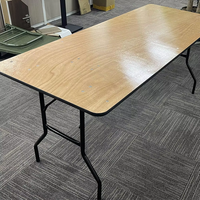 Nouvelle table rectangulaire pliante en contreplaqué de 180 cm (72 pouces) avec bordure en vinyle, idéale pour les banquets, événements, fêtes, restaurants et mariages.